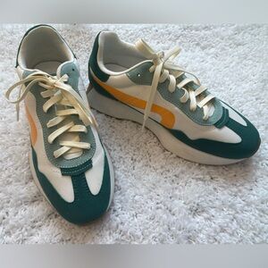 Steve Madden Green and White Sneakers, Tennis Shoe with Yellow Accents Size 8.5
